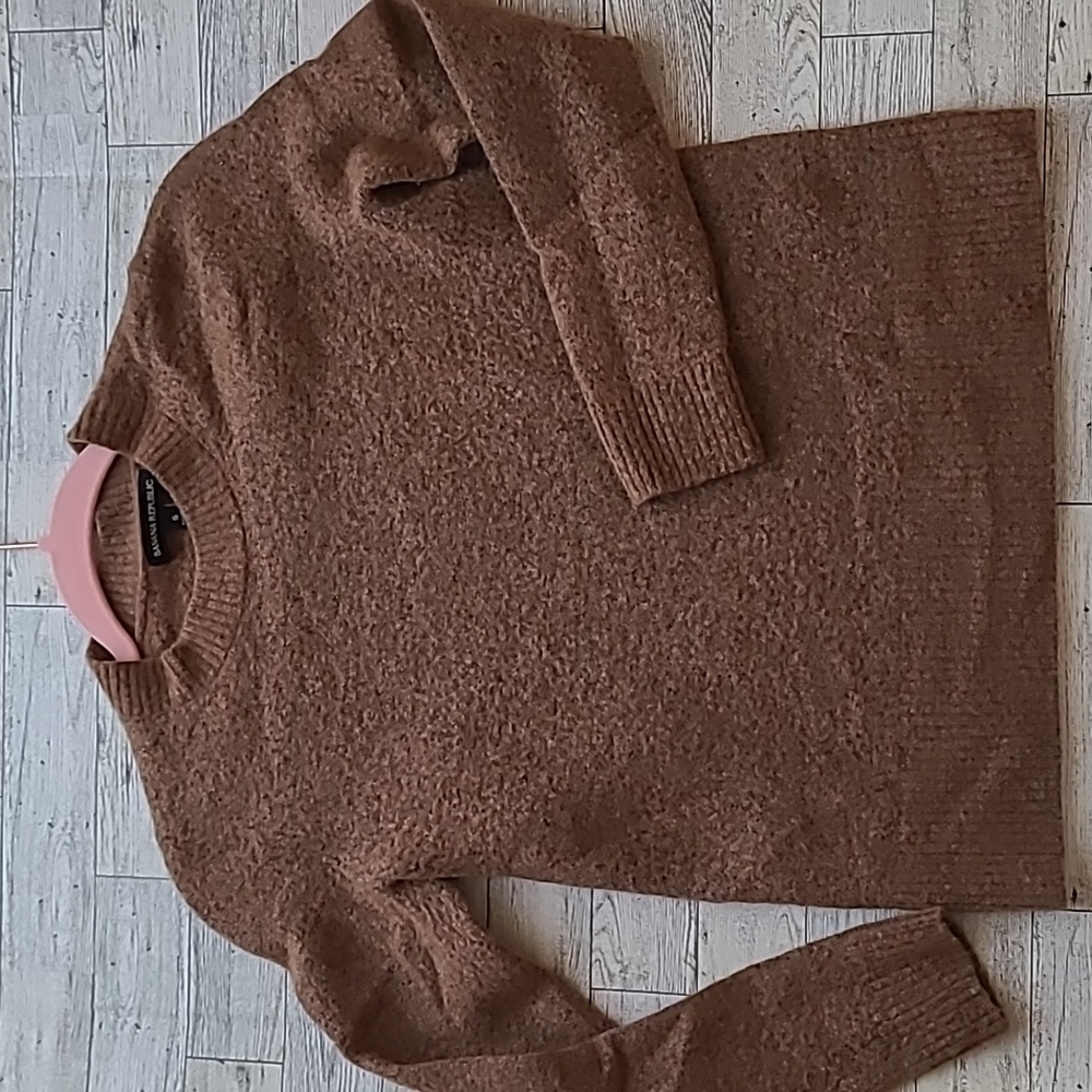 Banana Republic brown crop pullover sweater